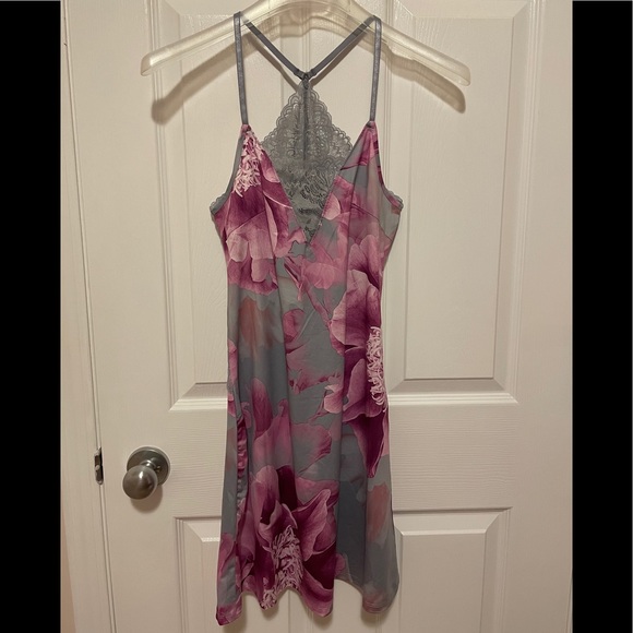 Purple and Grey Lace Nightie - Picture 1 of 2
